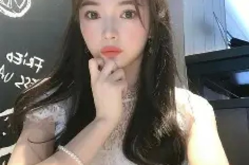 陪玩陪睡算啥？继人体盛宴、舔手指后艺人再曝阴暗面 秦岚被牵