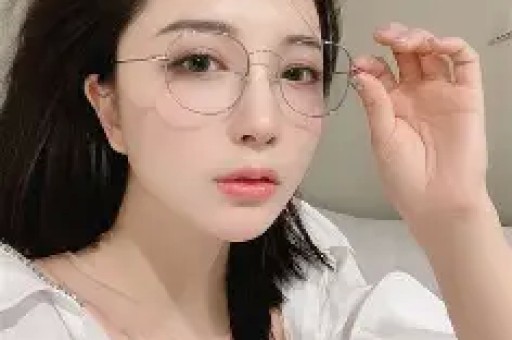 报应！盘点2025塌房的6大网红疯狂作妖被封一点都不冤！-第1张图片-